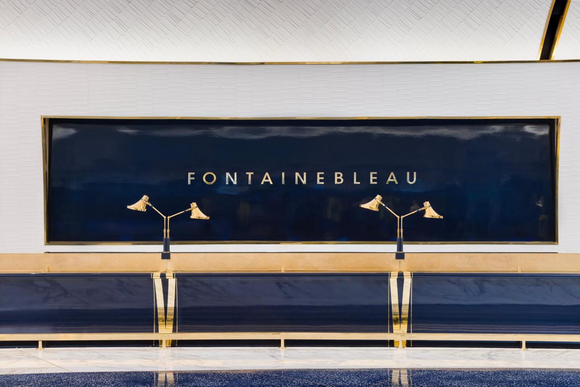 Fontainebleau Las Vegas Hotel Exterior photo